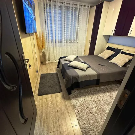 Maya Apartman *